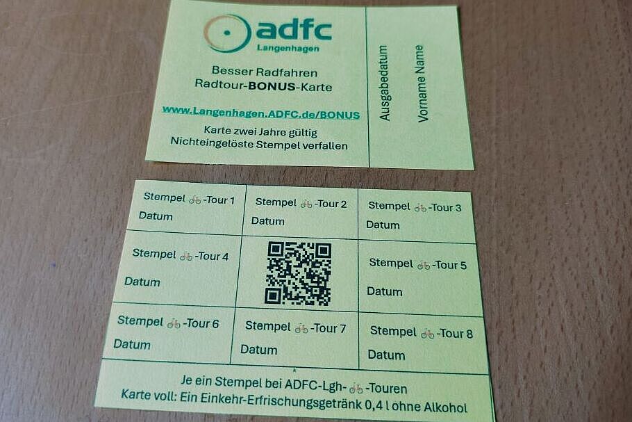 Klein genug und deshalb im Portemonnaie mit dabei: Die ＡＤＦＣ-Langenhagen-BONUS-Karte ist ja Scheckkarten-Format und deshalb auch auf Radtouren immer gut mitzunehmen.
