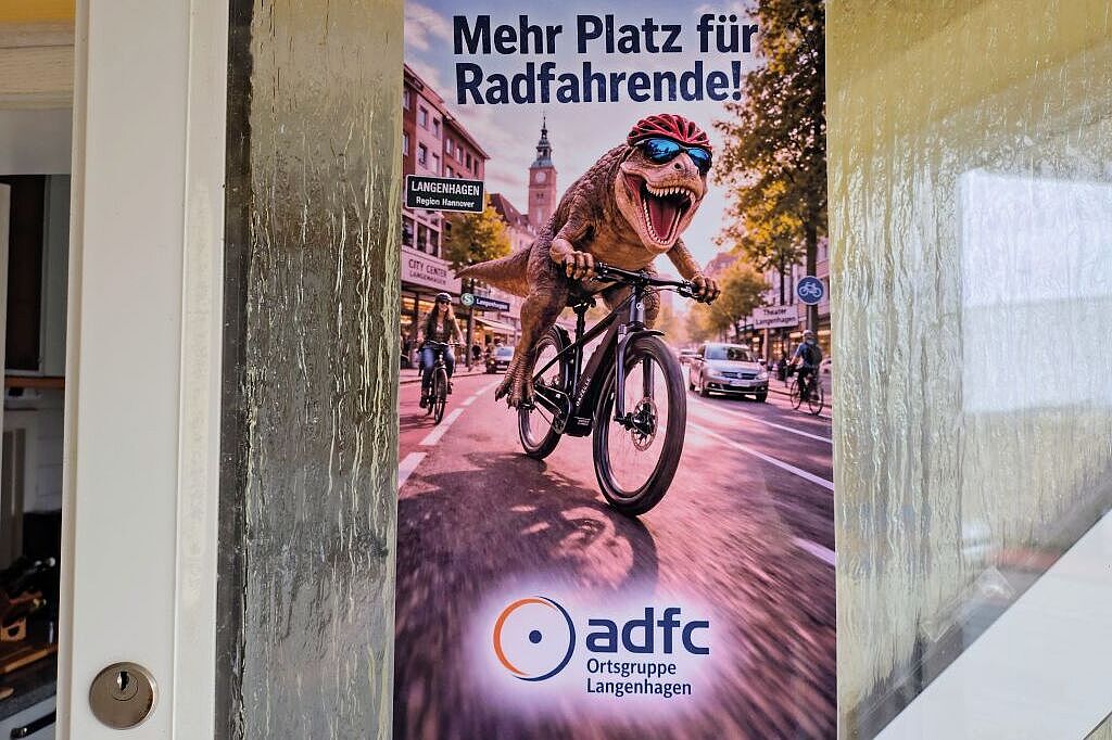 DAFUR steht der ＡＤＦＣ Langenhagen: MEHR Platz fùrs Rad => MEHR Platz für Radfahrende