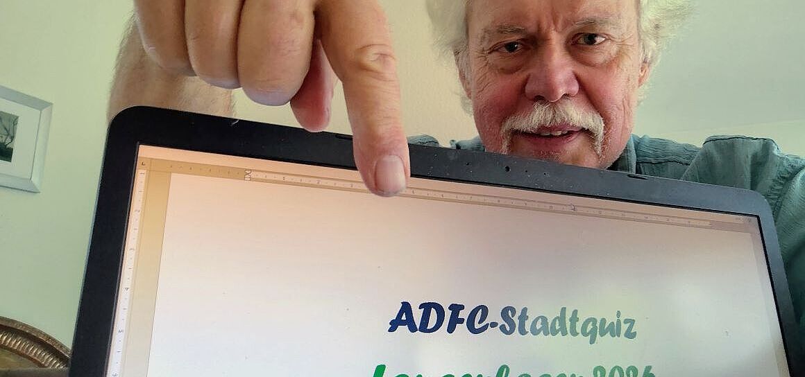 "Mitmachen - mitgewinnen": ADFC Langenhagen-Sprecher Dr. Reinhard Spörer (Bild) hat die 12 + 1 Fragen des Stadtquiz 2016 zusammen mit Heiko Niedziella entwickelt. "Mitmachen - mitgewinnen": ADFC Langenhagen-Sprecher Dr. Reinhard Spörer (Bild) hat die 12 + 1 Fragen des Stadtquiz 2016 zusammen mit Heiko Niedziella entwickelt.