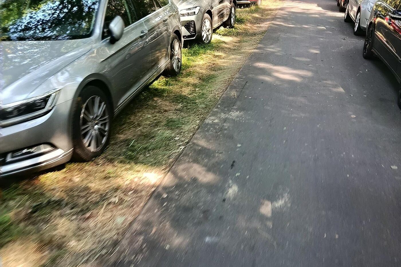 Fuß- und Radwege sind KEINE Kfz-Parkplätze