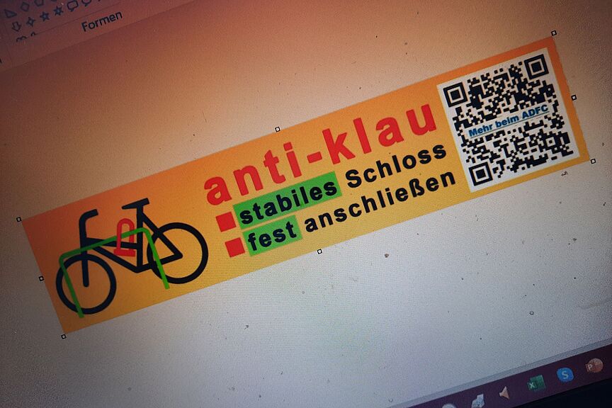 anti-klau Geht! - "anti-klau!": DAS ist die neue Aufkleber-Aktion des ADFC Langenhagen zur Reduzierung von Fahrrad-Diebstählen ... die Aufkleber werden "demnächst" u.a. an Fahrrad-Abstellbügeln im Gebiet der Stadt Langenhagen aufgeklebt.