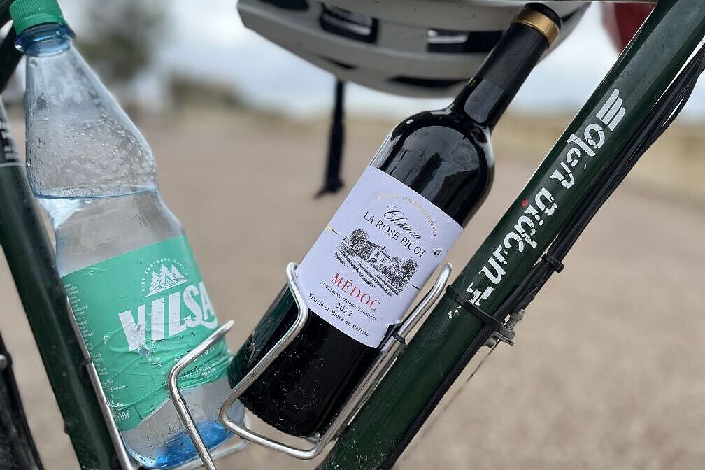 13 Treibstoffe! Links: Vor & während der Fahrt, rechts: Nach der Fahrt Fahrzeug: "utopia velo", Treibstoffe: "Mineralwasser Medium" & "Chateau La Rose Picut MÉDOC 2022"
