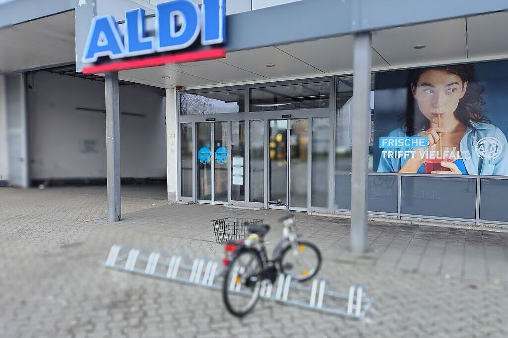 aldi Biild 1: ❤️-lichen Dank fürs SO schnelle Wieder-Aufbauen eines nagelneuen für den des plattgemachten Fahrradständer vorm ALDI am EKZ Osttor Langenhagen!