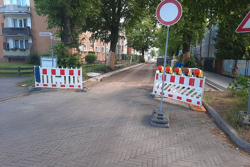 Fahrradstraße DAS kann ja wohl was werden! Auf der Karl-Kellner-FAHRRAD-Straße wir kräftig gebaut: Fürs bessere Radfahren ...