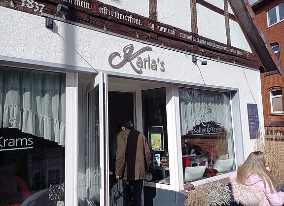 Einkehr bei Karla's Kaffee & Krams Klara's Kaffee und Krams