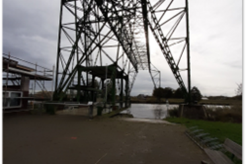 Der Mönchsradweg beinhaltet Kirchliches, Landschaft, Genuss, Erlebnisse UND verblüffende Technik, wie hier die Schwebefähre an der Oste in Hemmoor. Der Mönchsradweg beinhaltet Kirchliches, Landschaft, Genuss, Erlebnisse UND verblüffende Technik, wie hier die Schwebefähre an der Oste in Hemmoor.