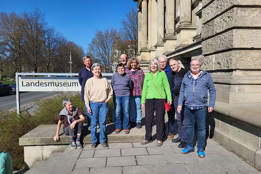 K³: Die zweite Bild von der zweiten K³-Radtour, vor dem Landesmuseum.