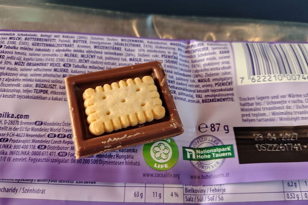 Milka erleichtert uns das Radfahren um 13 Gramm: Jetzt 87 Gramm in der Packung Schokolade Milka erleichtert und das Radfahren um 13 Gramm: Jetzt 87 Gramm in der Packung Schokolade