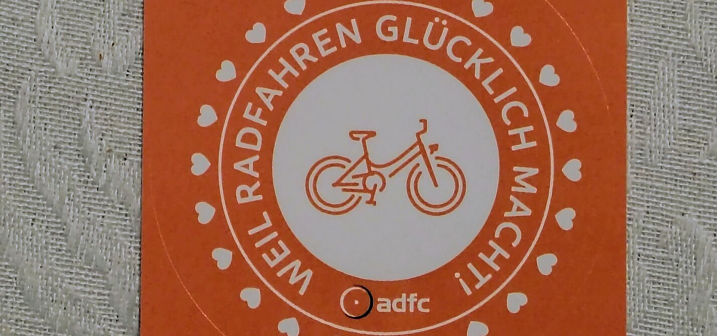 Bild 1 von 2: WEIL RADFAHREN GLÜCKLICH MACHT - adfc - (C) ADFC Langenhagen