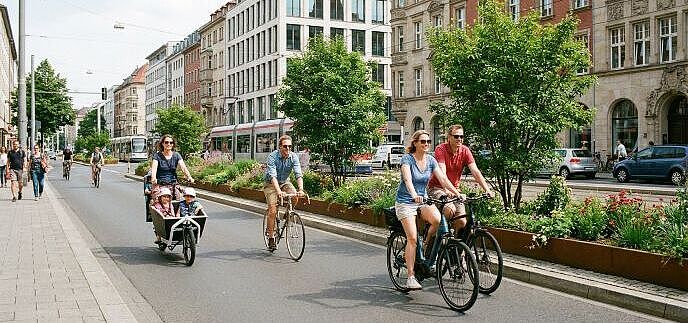 Sichere Radwege 2026: Neue Standards in der deutschen Verkehrspolitik Sichere Radwege 2026: Neue Standards in der deutschen Verkehrspolitik