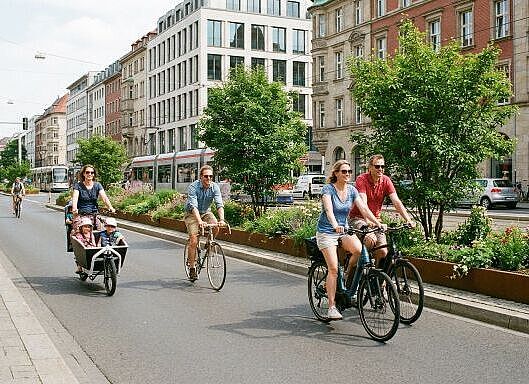 Sichere Radwege 2026: Neue Standards in der deutschen Verkehrspolitik Sichere Radwege 2026: Neue Standards in der deutschen Verkehrspolitik